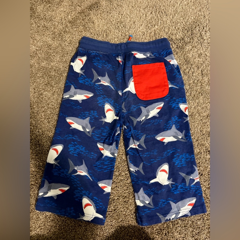Mini Boden Boys Jersey Baggies in a Sapphire Blue Sharks Print Size 11 - Picture 5 of 5